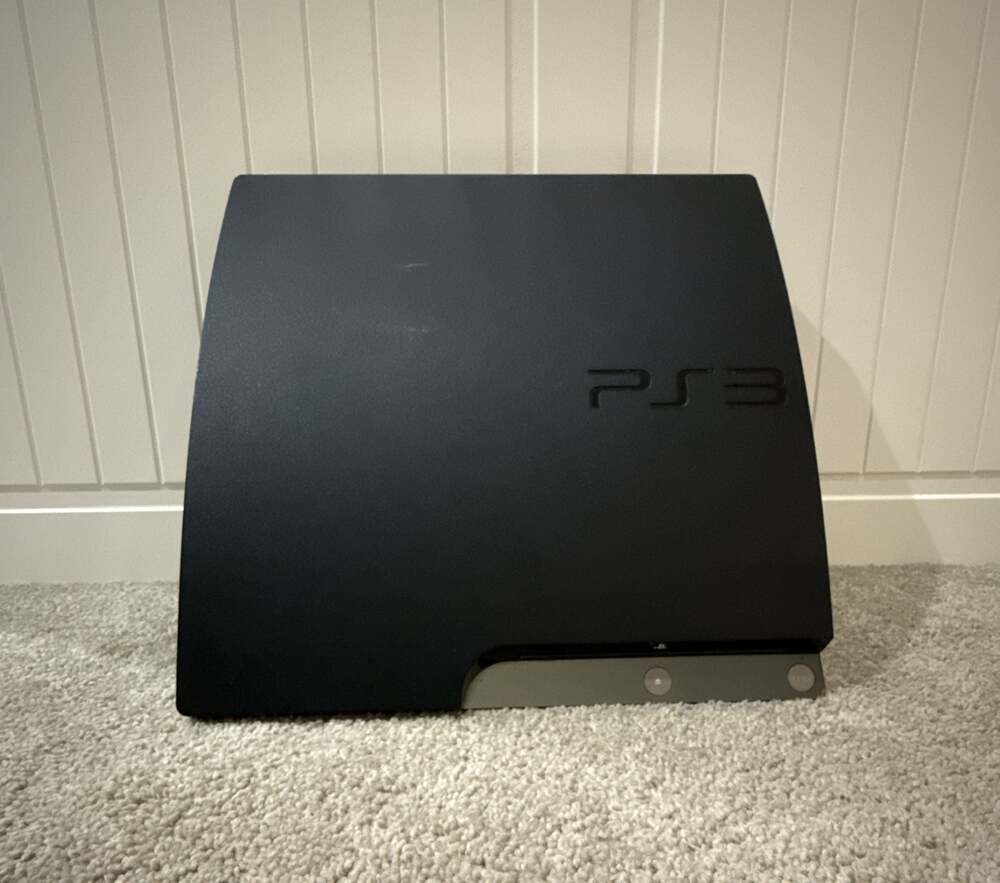 Sony PlayStation 3 PS3 Slim Console Black with Controller and Cables and games